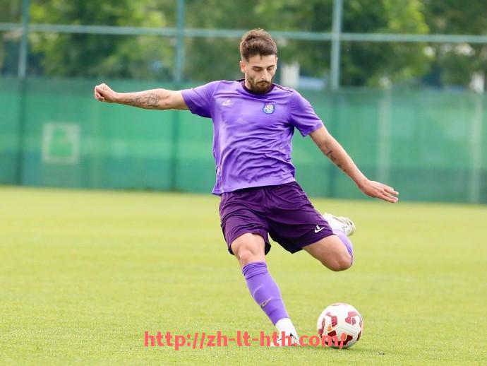 华体会hth登录入口-法甲赛季战术打法演变趋势及教练策略调整